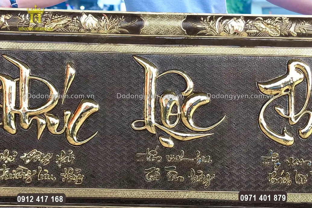 Vật phẩm th&iacute;ch hợp treo ph&ograve;ng kh&aacute;ch, hay ph&ograve;ng thờ